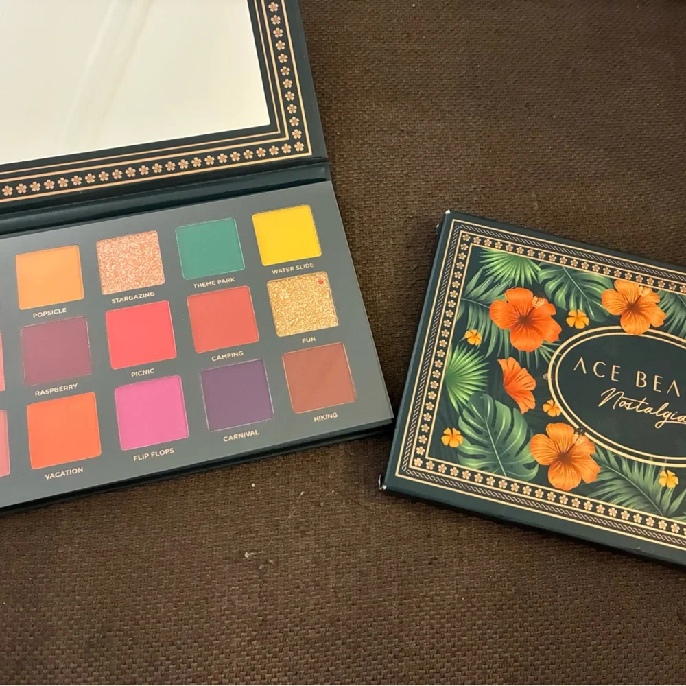 Ace Beauté Nostalgia Eyeshadow Palette. Brand new in box. Fun colours! - Picture 5 of 5